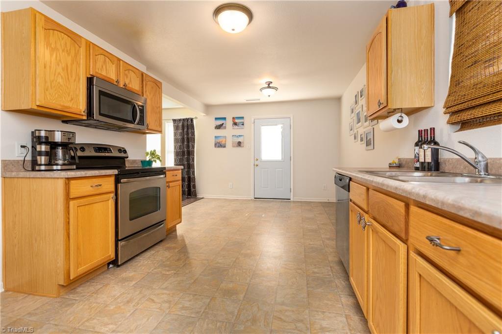 752 Runningbrook Lane Rural Hall, NC 27045 - Photo 3 of 30
