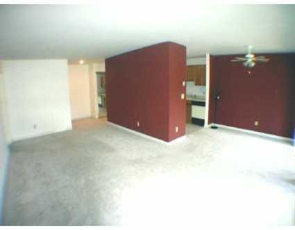 1265 South Maple Road, Unit 306 Ann Arbor, MI 48103 - Photo 3 of 8 Photo 3