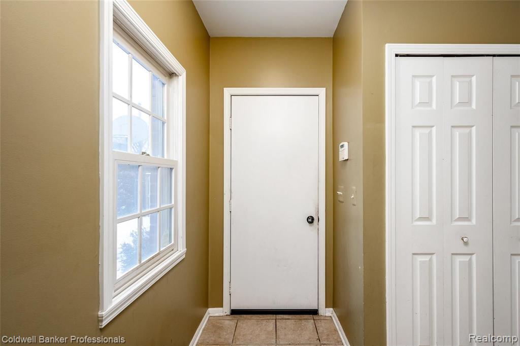 559 Pemberton Road Grosse Pointe Park, MI 48230 - Photo 23 of 44
