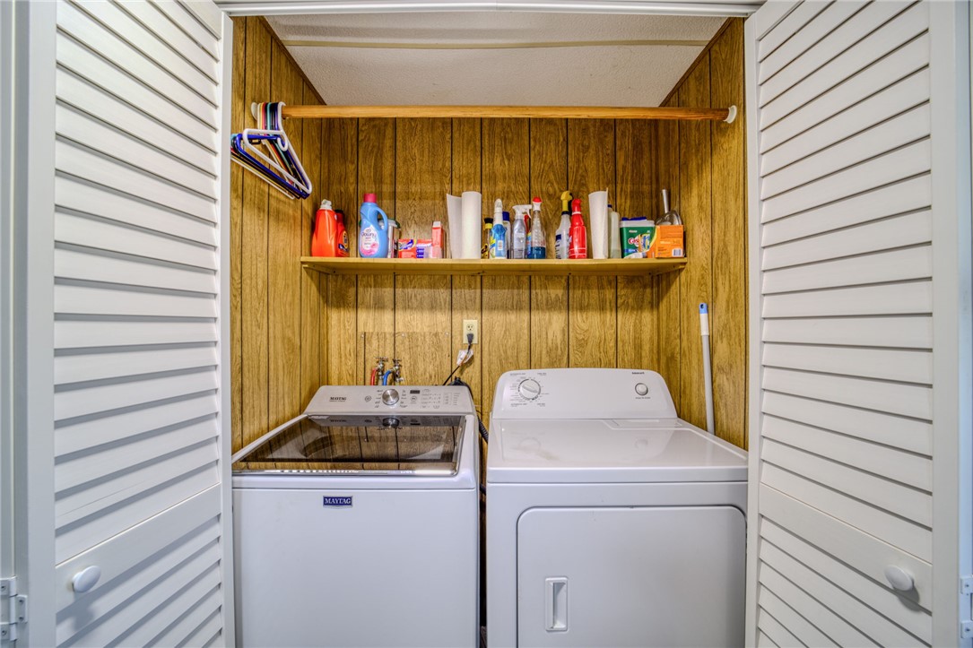 4826 Powell Lake Road Topock, AZ 86436 - Photo 16 of 58 a utility room with dryer and washer