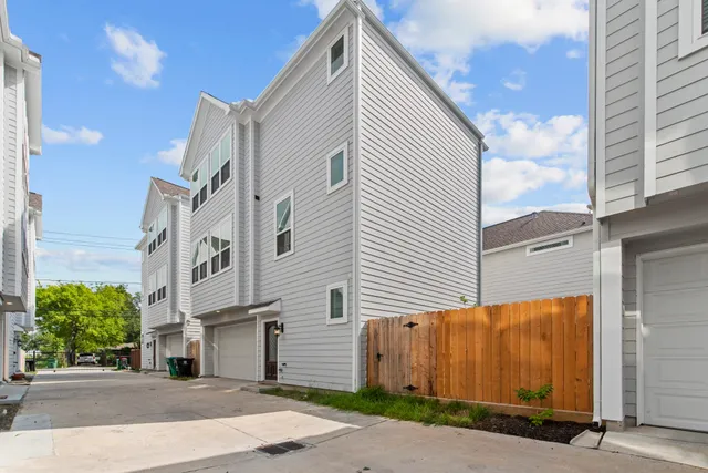 a view of a street with building