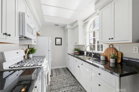 $589,000 | 21854 South Vermont Avenue, Unit 8, Torrance, CA 90502