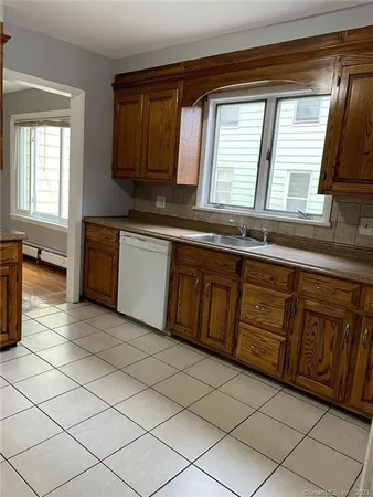 $2,275 | 30 Tremont Avenue, Unit 1, Bridgeport, CT 06606