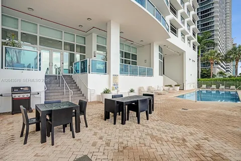 $515,000 | 725 Northeast 22nd Street, Unit 8B, Miami, FL 33137
