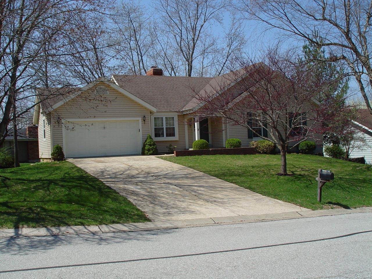 4 Connemara Road St. Peters, MO 63376 - Photo 1 of 12