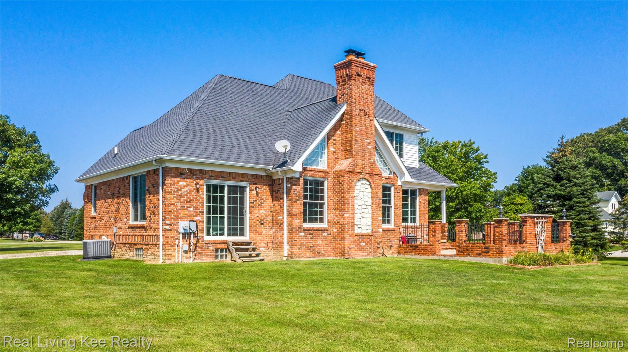 14265 Gilbert Road Allenton, MI 48002 - Photo 3 of 62 DJI_0606.jpg