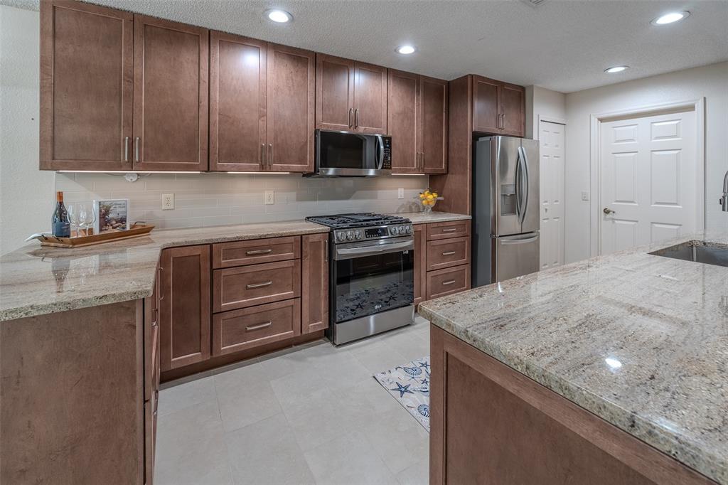 15596 Southwest 13th Circle Ocala, FL 34473 - Photo 14 of 56