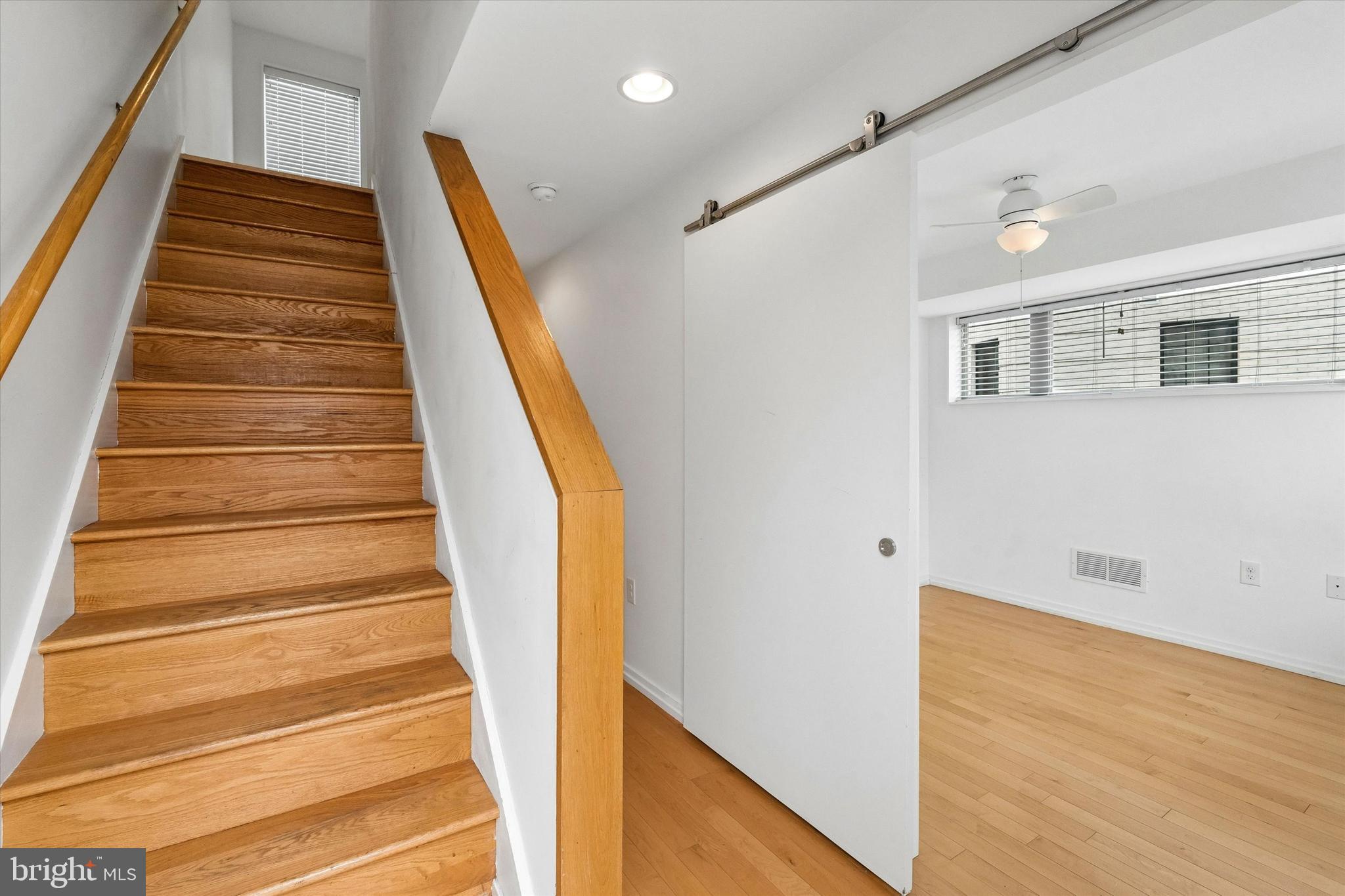 936 North Leithgow Street Philadelphia, PA 19123 - Photo 18 of 40 a view of entryway
