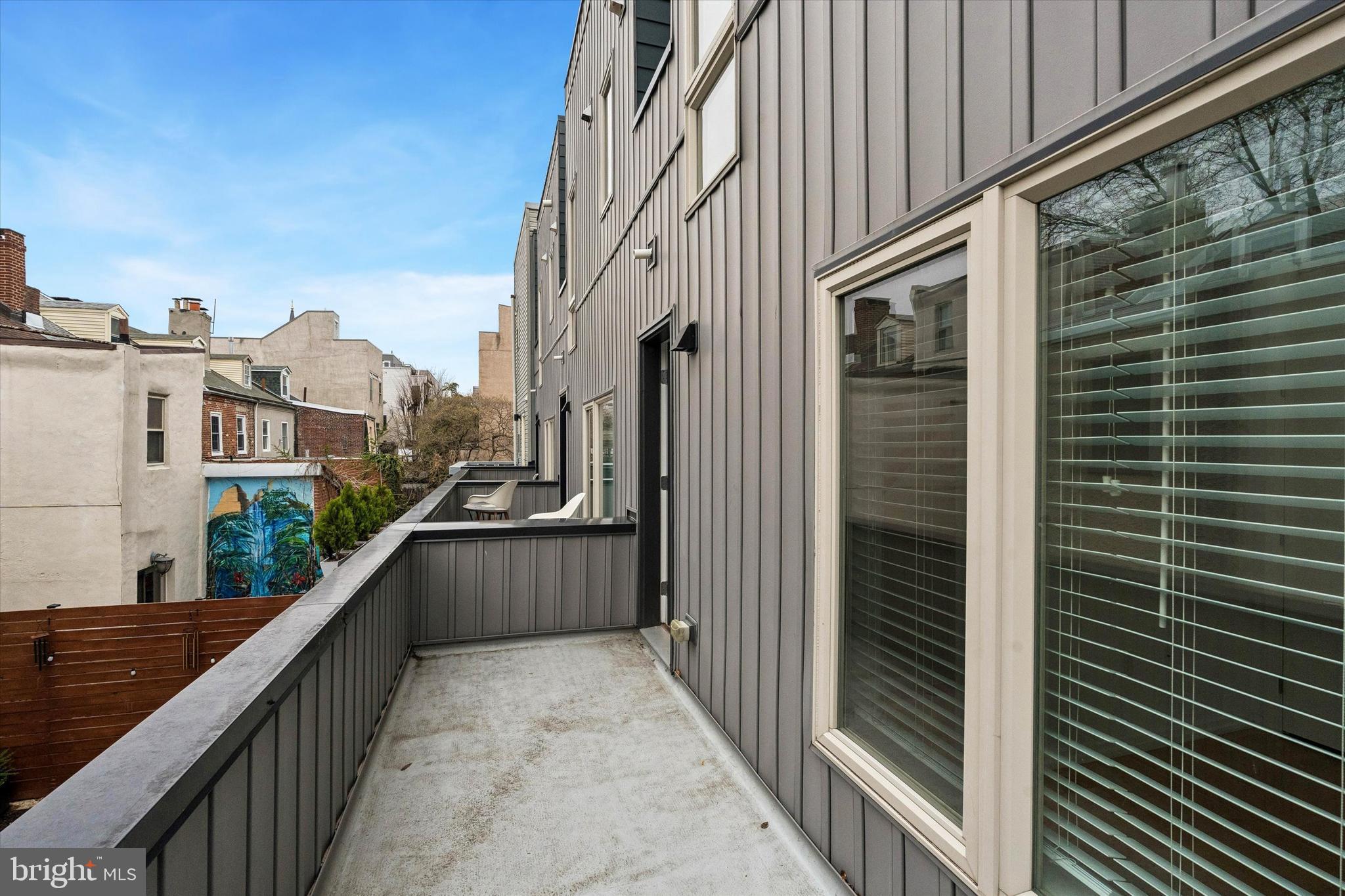 936 North Leithgow Street Philadelphia, PA 19123 - Photo 20 of 40 a balcony with view of balcony
