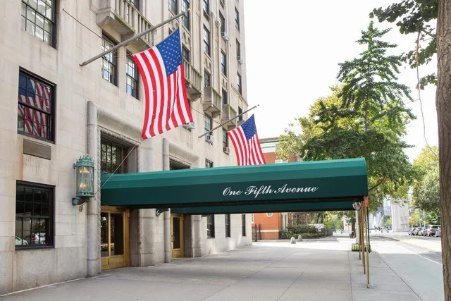 a view of livingroom with furniture and window