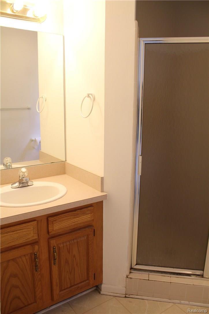 3563 Alida Avenue Rochester, MI 48309 - Photo 9 of 24 IMG_9372.JPG