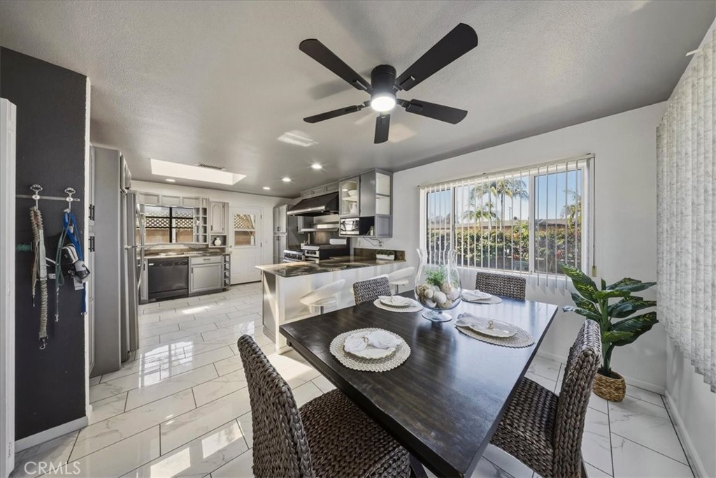 6352 Apache Road Westminster, CA 92683 - Photo 13 of 45