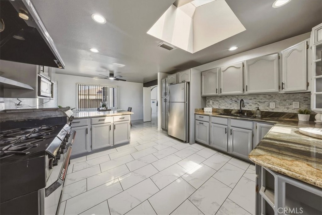 6352 Apache Road Westminster, CA 92683 - Photo 9 of 45