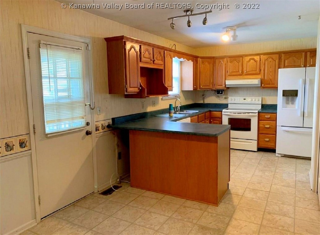 17 Wakefield Road Point Pleasant, WV 25550 - Photo 8 of 22 Gallery Image 8