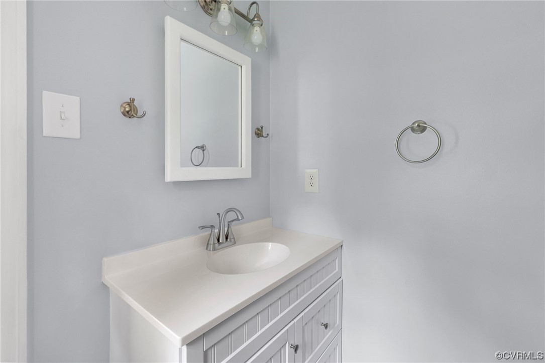 3810 Strawhill Road Richmond, VA 23231 - Photo 16 of 24 Ensuite Primary Bathroom
