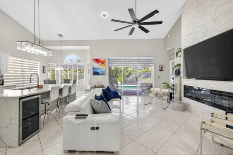 $425,000 | 8337 Horseshoe Bay Road, Boynton Beach, FL 33472