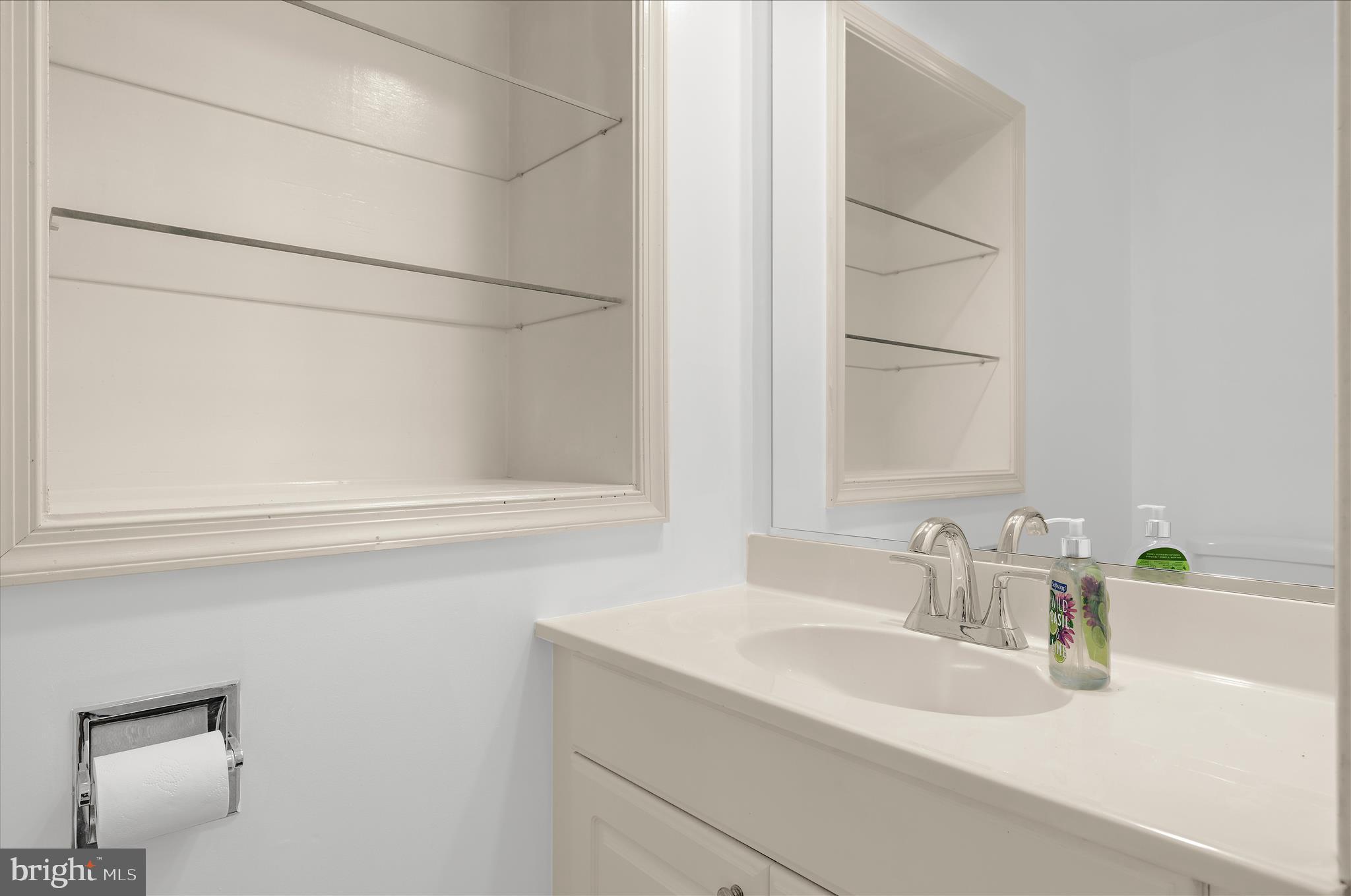 8517 New Cut Road Severn, MD 21144 - Photo 20 of 113 Main Level Powder Room
