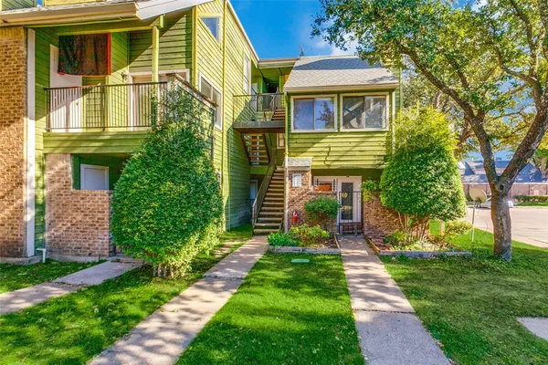$1,299 | 9833 Walnut Street, Unit 203, Dallas, TX 75243