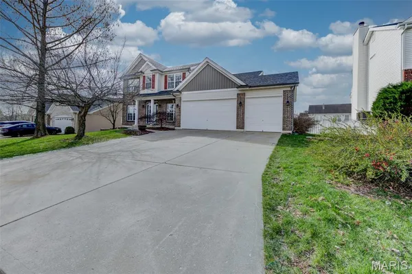 $469,900 | 140 Park Ridge Drive, O'Fallon, MO 63366