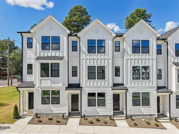 $2,200 | 3101 White Blossom Court, Unit SAVANNAH 3122, Raleigh, NC 27610