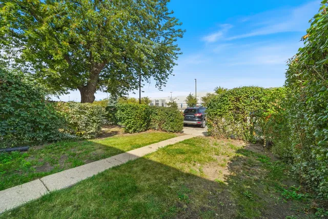 $220,000 | 414 Salem Square, Bolingbrook, IL 60440