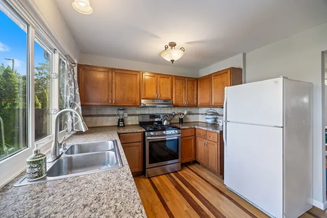 $220,000 | 414 Salem Square, Bolingbrook, IL 60440