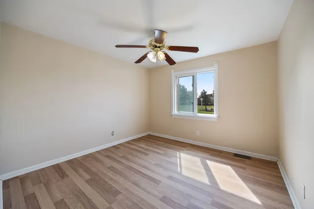 $220,000 | 414 Salem Square, Bolingbrook, IL 60440