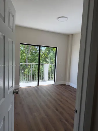$2,300 | 763 Southwest 5th Street, Unit 304, Miami, FL 33130