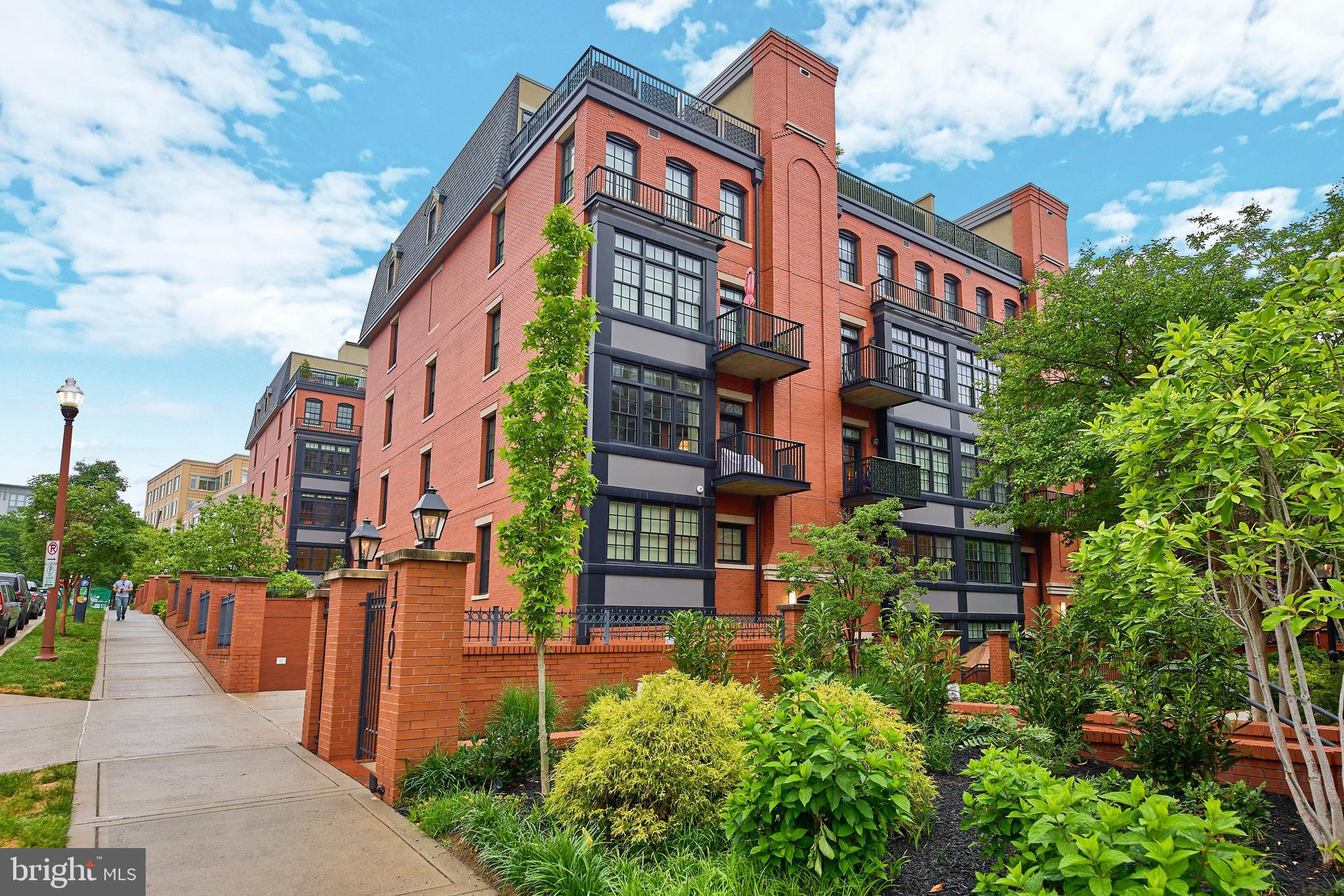 1610 North Queen St Unit 251  
