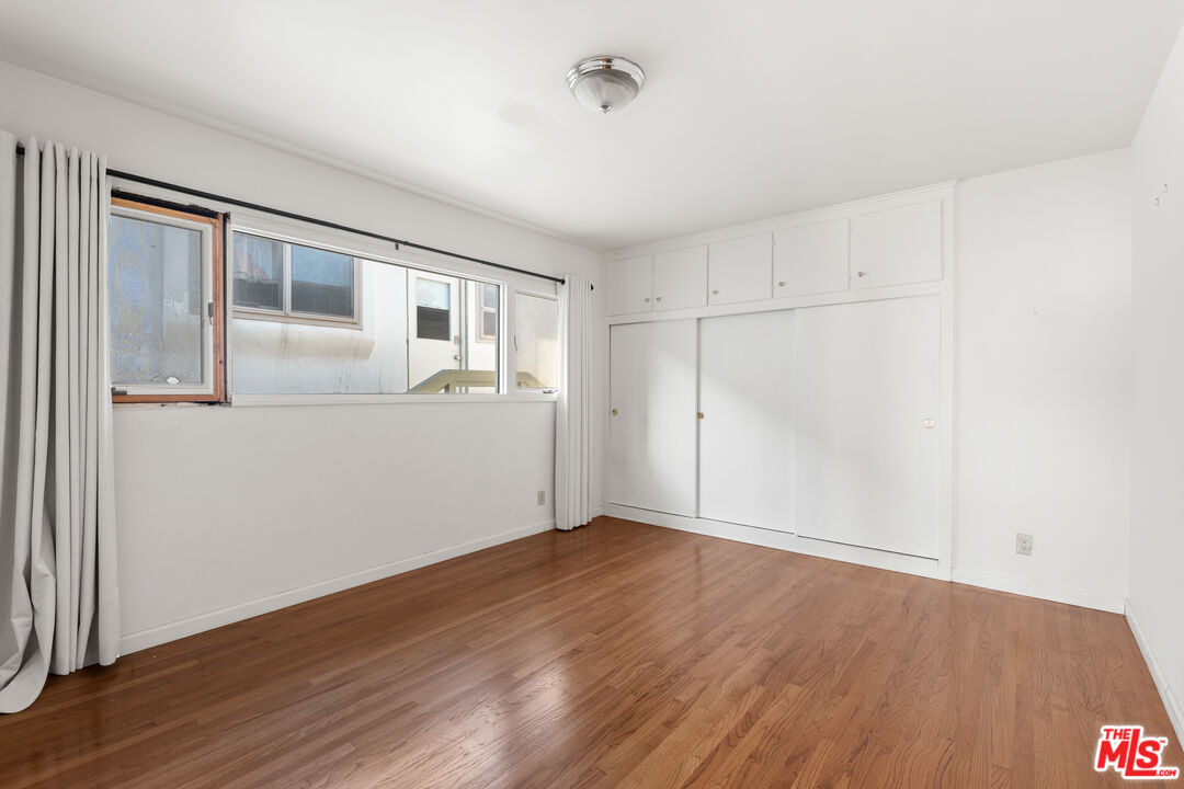 7203 Rindge Avenue Los Angeles, CA 90293 - Photo 21 of 24