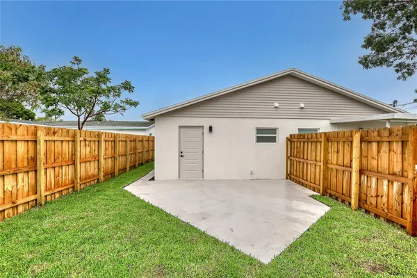 $2,400 | 416 West Mango Street, Unit 416, Lantana, FL 33462