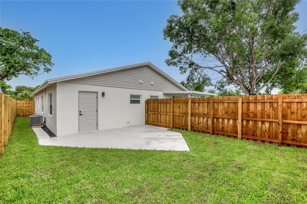 $2,400 | 416 West Mango Street, Unit 416, Lantana, FL 33462