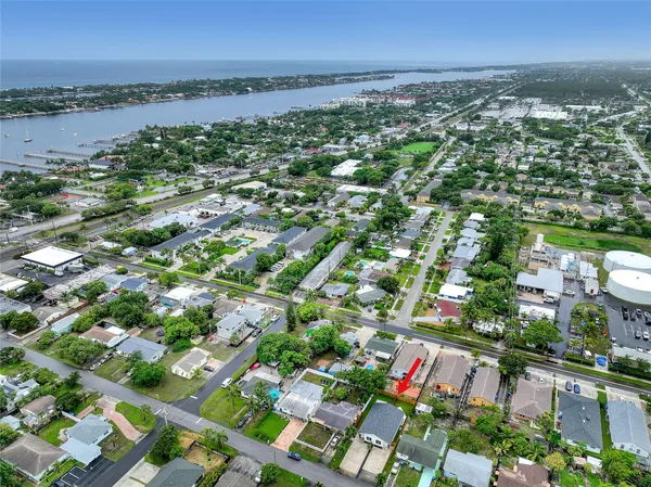 $2,400 | 416 West Mango Street, Unit 416, Lantana, FL 33462