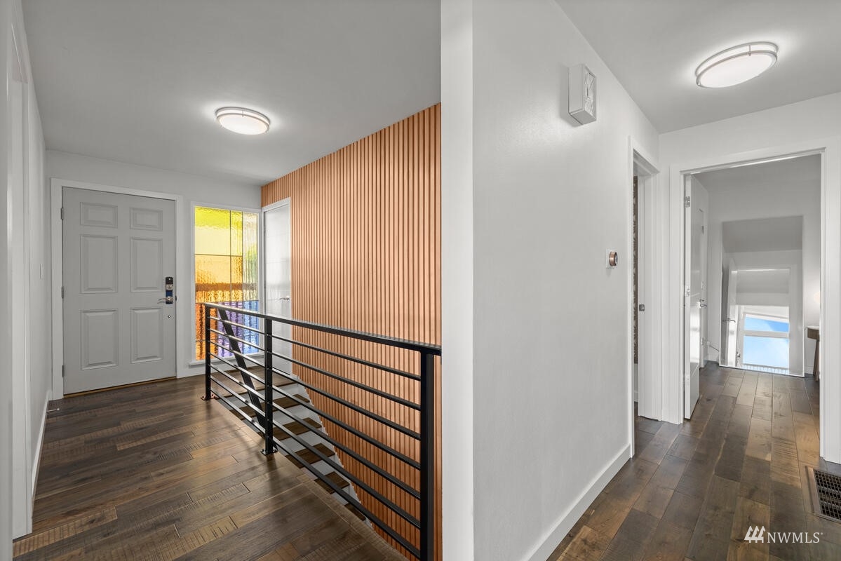 7136 South Sunnycrest Road Seattle, WA 98178 - Photo 11 of 35