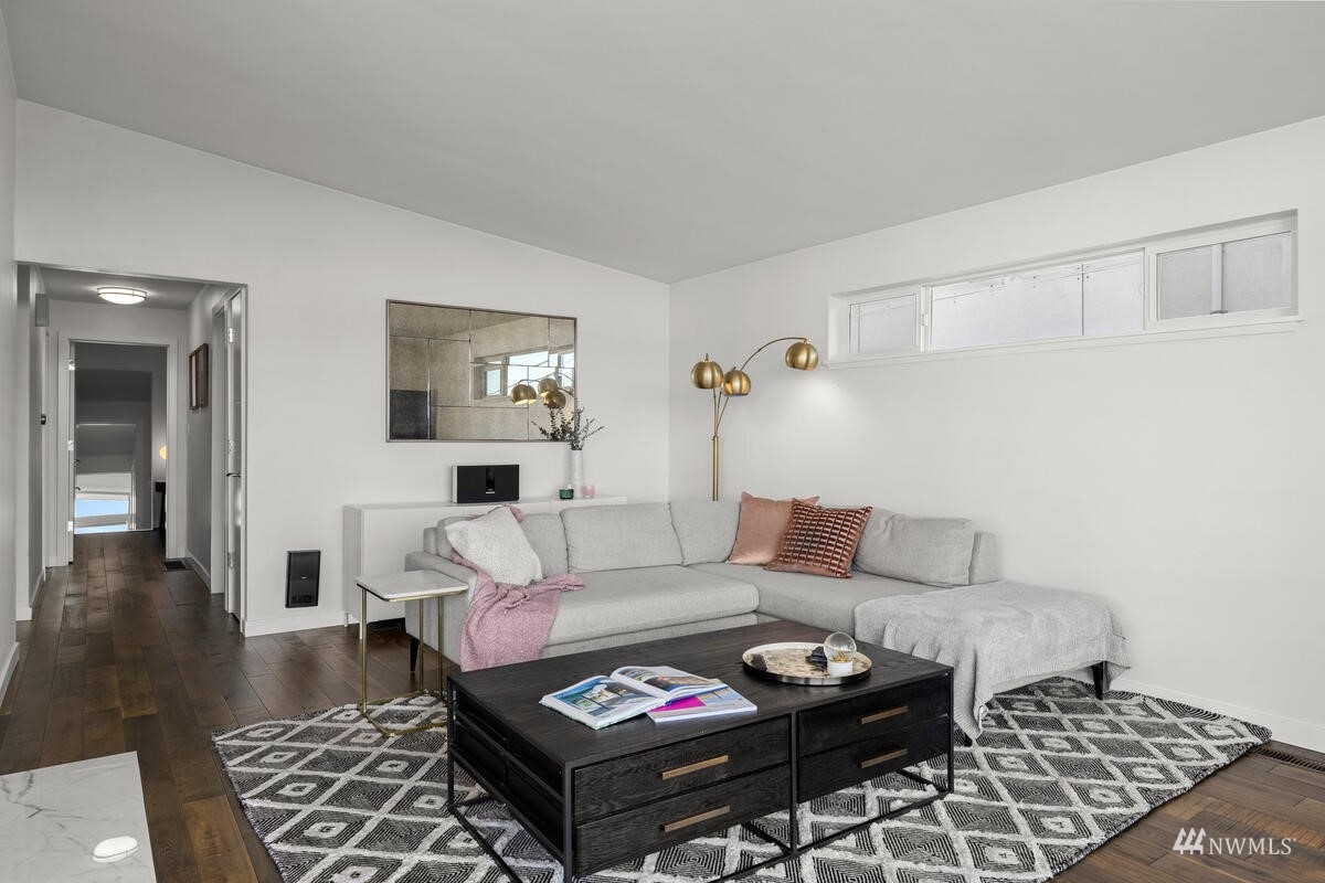 7136 South Sunnycrest Road Seattle, WA 98178 - Photo 12 of 35