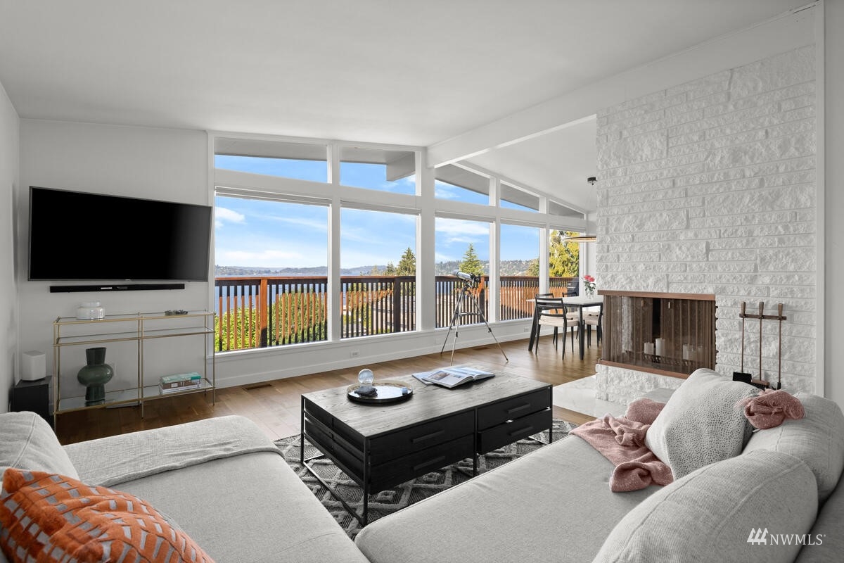 7136 South Sunnycrest Road Seattle, WA 98178 - Photo 8 of 35
