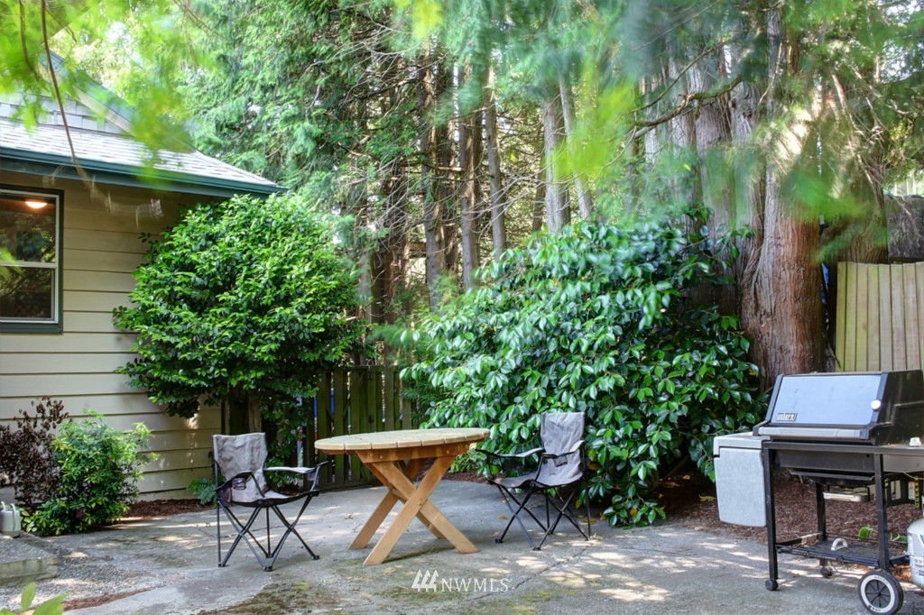 10816 Rustic Road South Seattle, WA 98178 - Photo 14 of 18