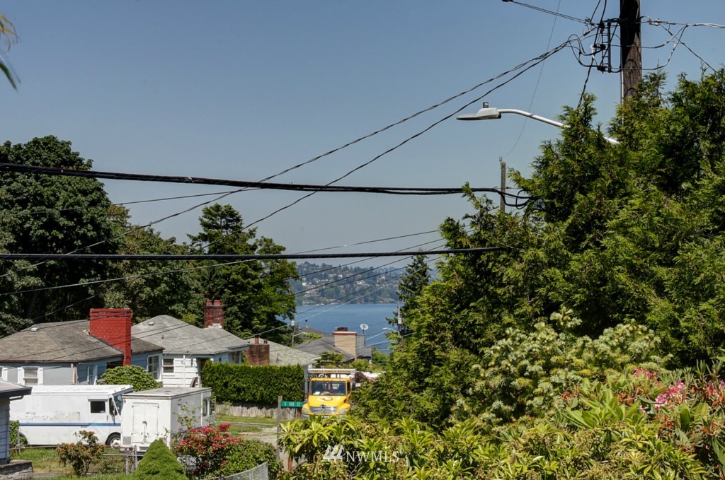 10816 Rustic Road South Seattle, WA 98178 - Photo 17 of 18
