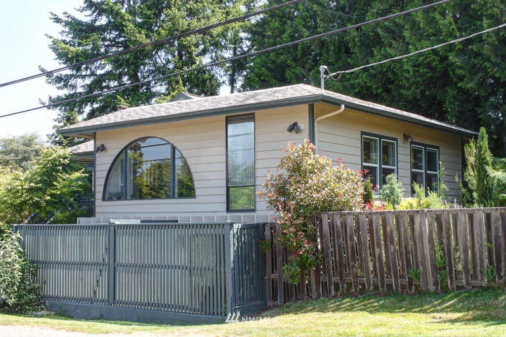10816 Rustic Road South Seattle, WA 98178 - Photo 18 of 18