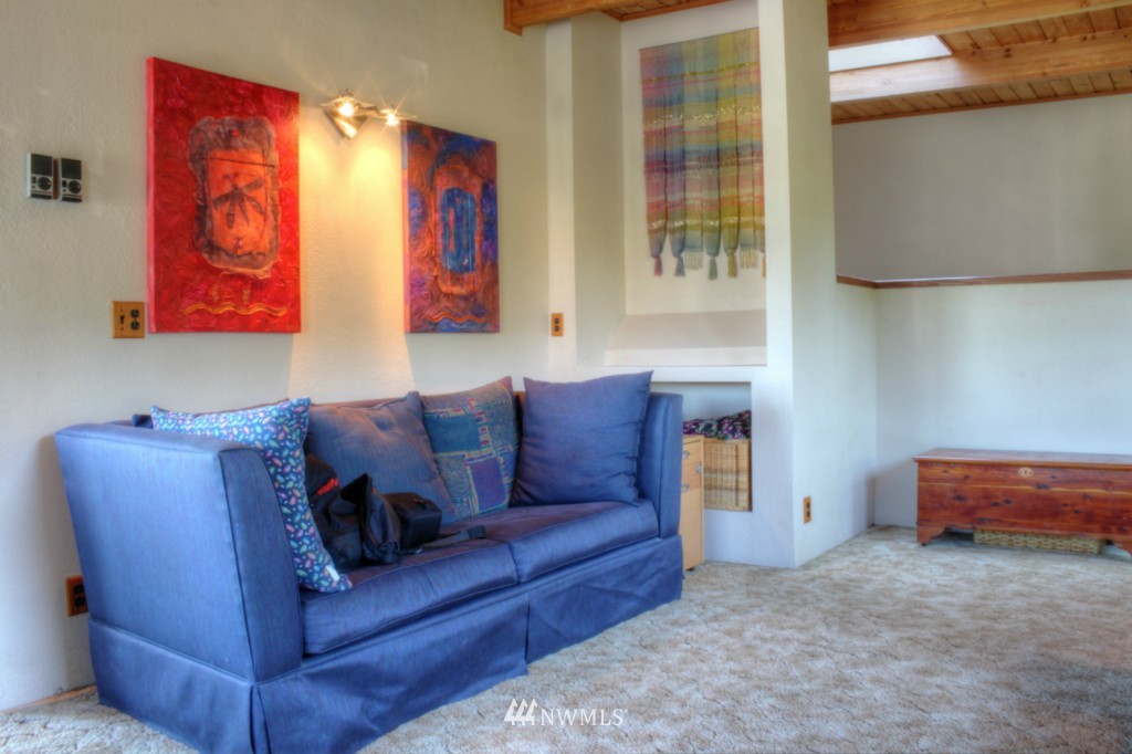 10816 Rustic Road South Seattle, WA 98178 - Photo 3 of 18