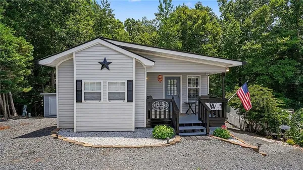 $299,000 | 113 Lake View Drive, New London, NC 28127