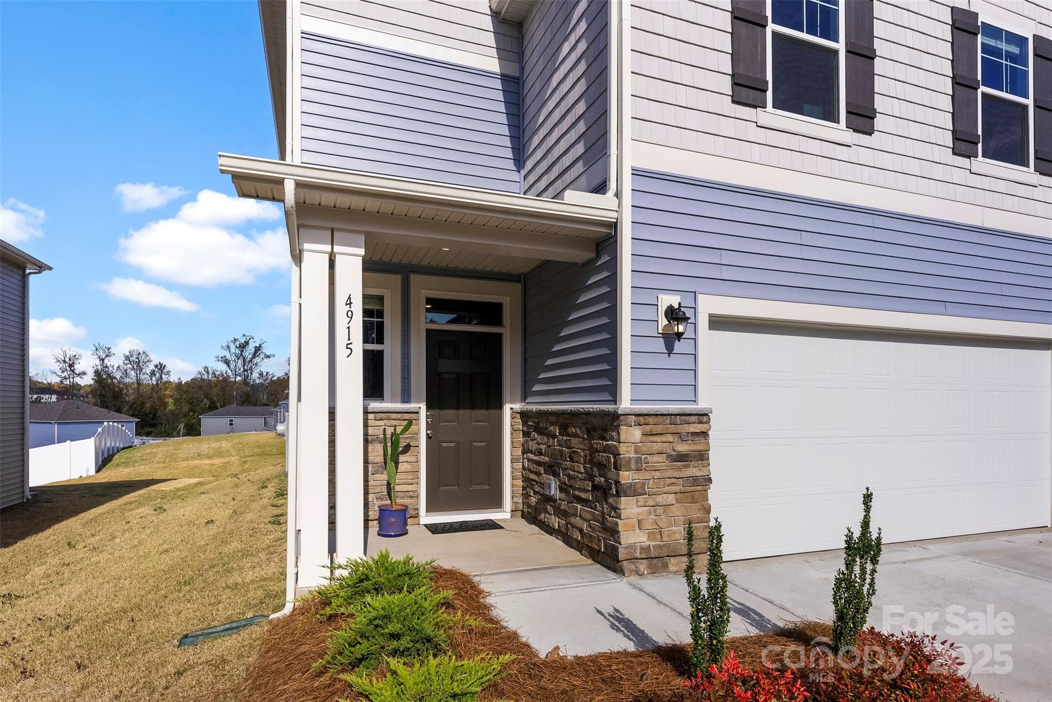 4915 Raspberry Knoll Drive Charlotte, NC 28208 - Photo 3 of 37 Gallery Image 3