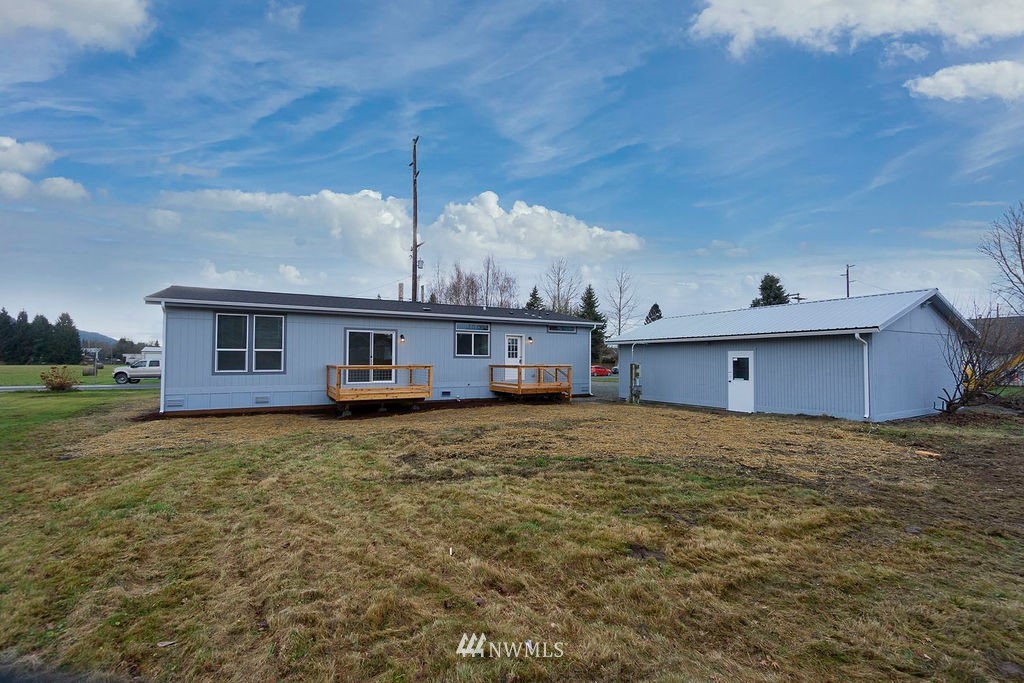23031 East Jones Road Sedro-Woolley, WA 98284 - Photo 3 of 32 Gallery Image 3