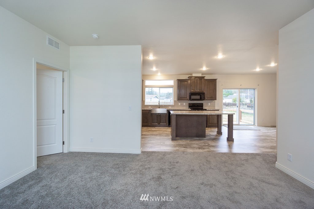 23031 East Jones Road Sedro-Woolley, WA 98284 - Photo 9 of 32 Gallery Image 9