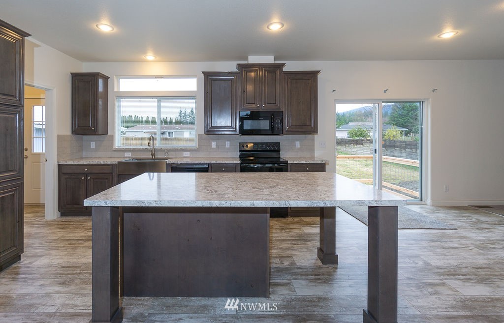 23031 East Jones Road Sedro-Woolley, WA 98284 - Photo 10 of 32 Gallery Image 10