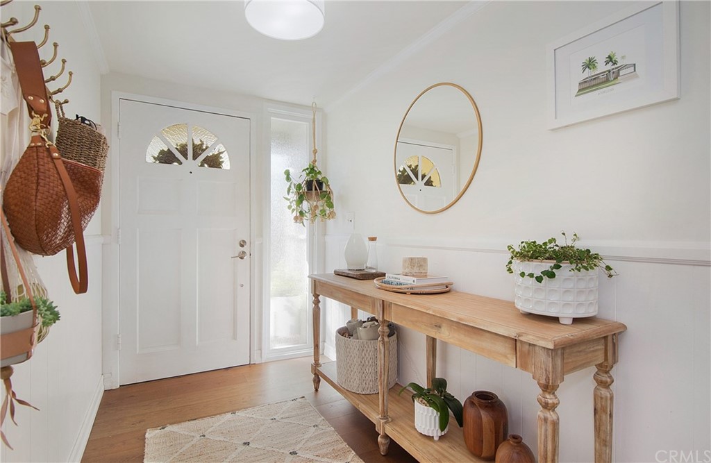 3124 Bermuda Drive Costa Mesa, CA 92626 - Photo 2 of 34