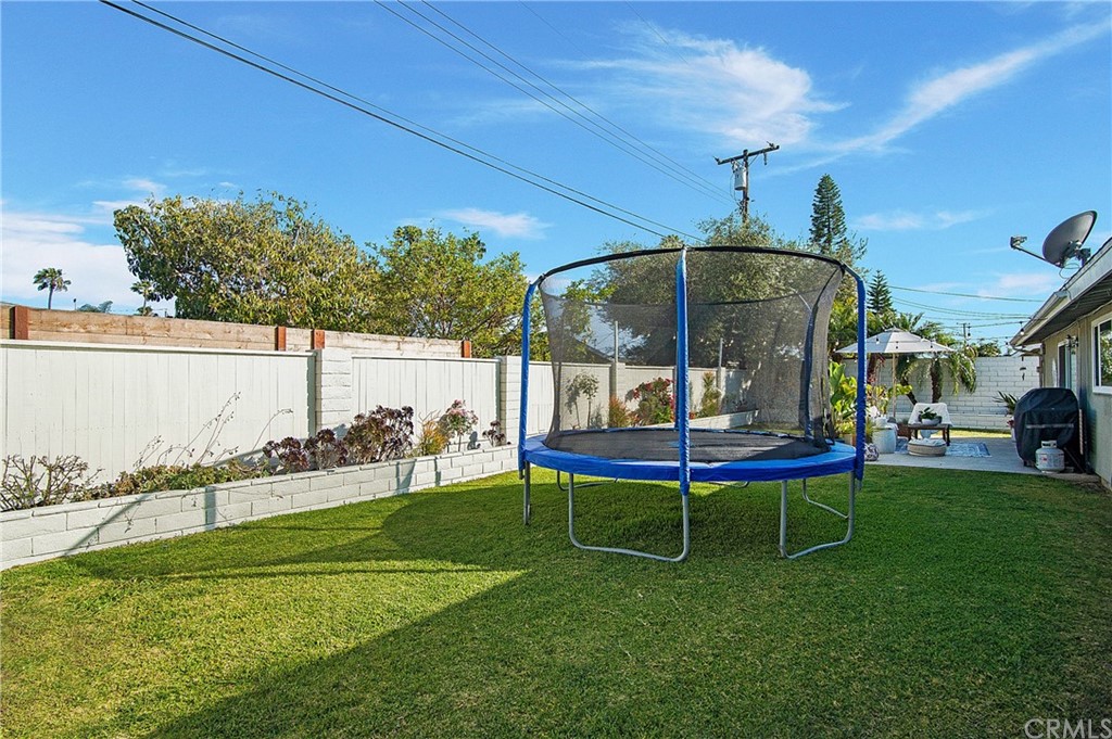 3124 Bermuda Drive Costa Mesa, CA 92626 - Photo 28 of 34