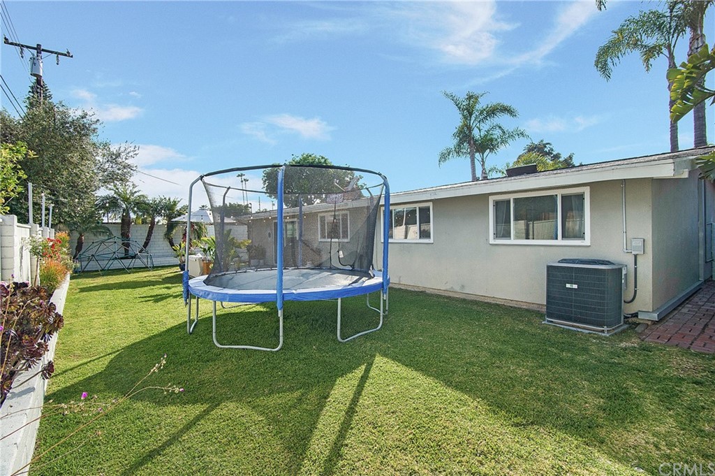 3124 Bermuda Drive Costa Mesa, CA 92626 - Photo 29 of 34
