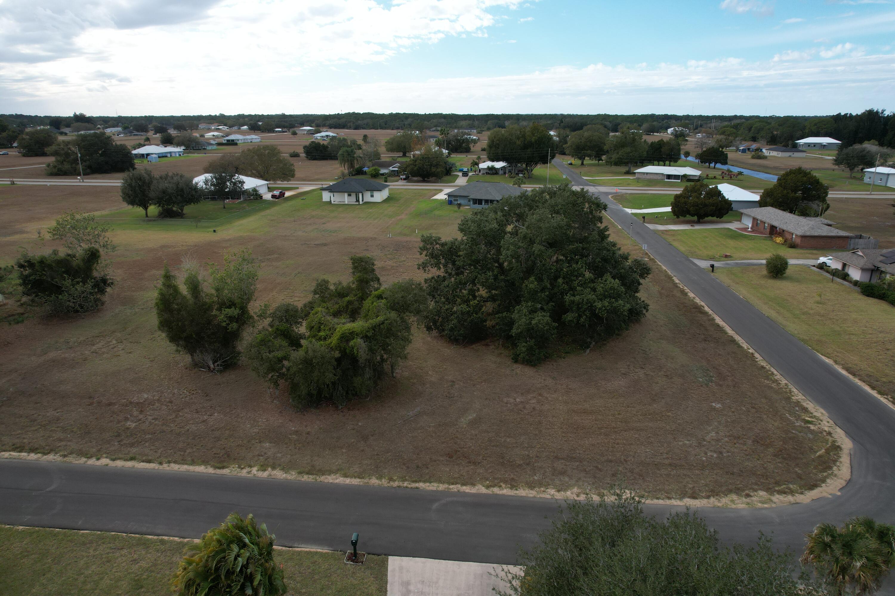 508 Ascot Court Sebring, FL 33876 - Photo 3 of 15 dji_fly_20260115_144608_124_176850687665