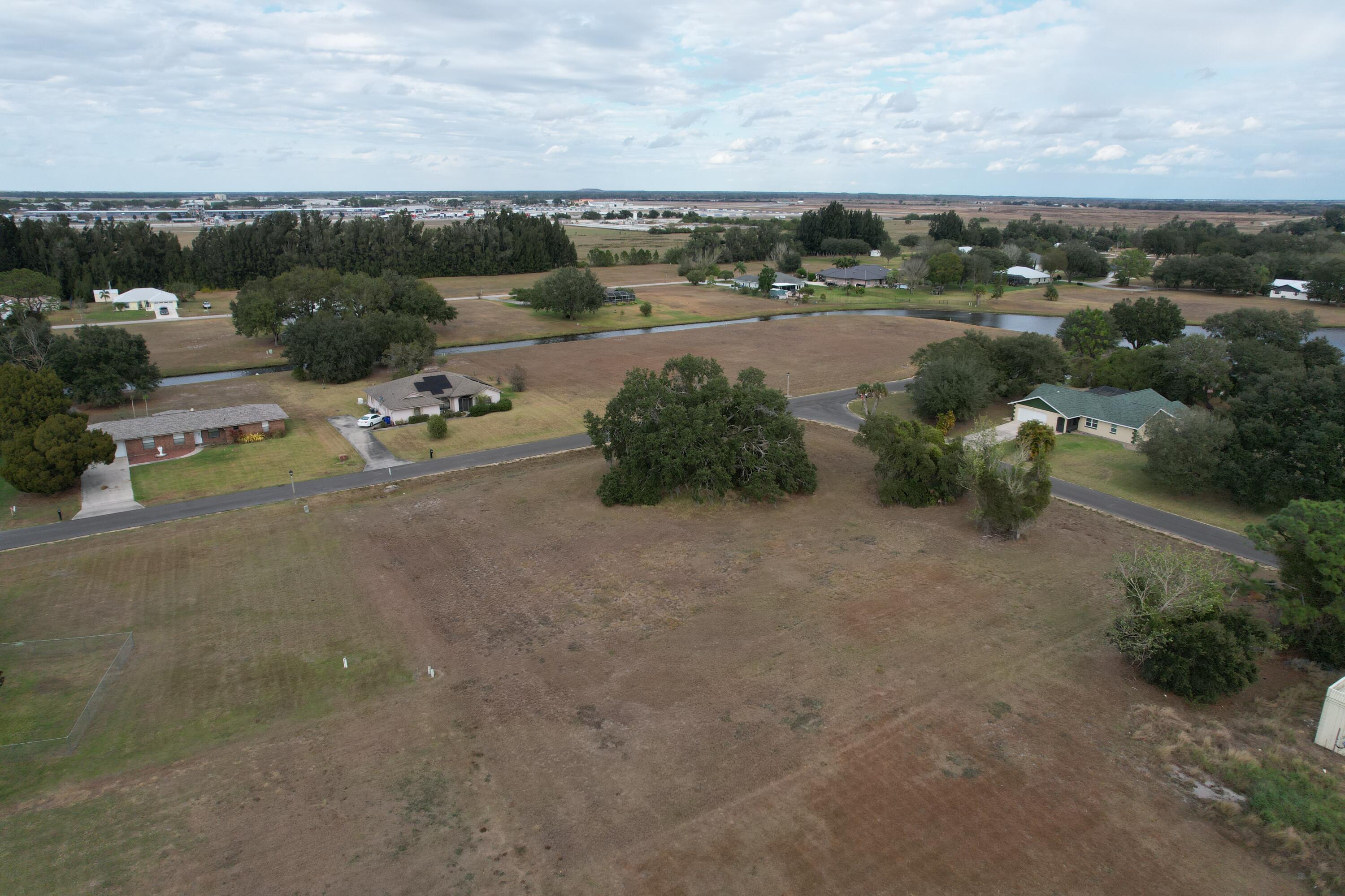 508 Ascot Court Sebring, FL 33876 - Photo 5 of 15 dji_fly_20260115_144648_127_176850686494